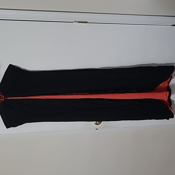 Comfy gauze maxi-dress with a twist - Picture 2 of 4